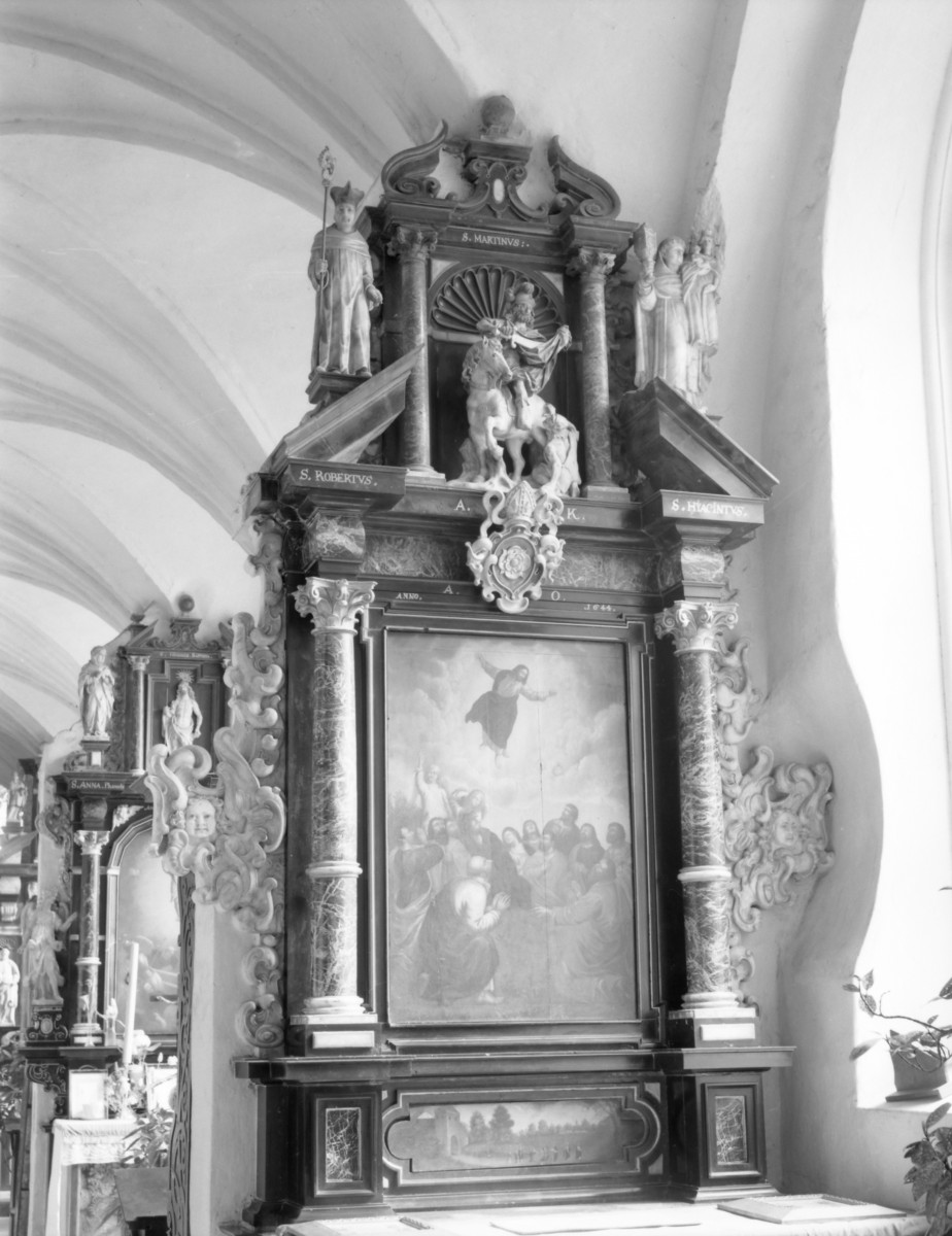 kościół M.B. Królowej - ołtarz boczny "Św. Marcina", detal , skan 1