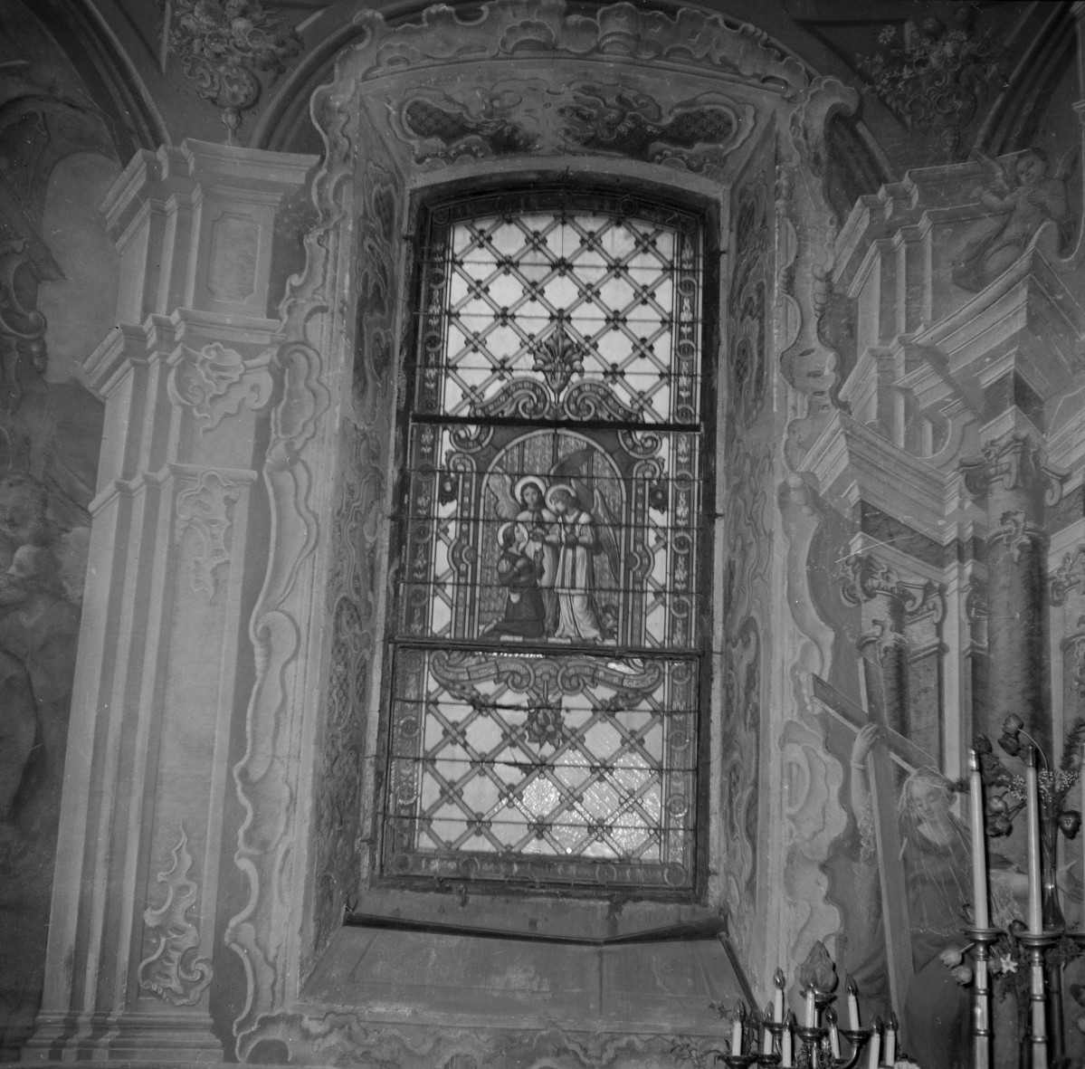 Archikatedra Przemyska - kaplica Drohojowskich - witraż, skan 1