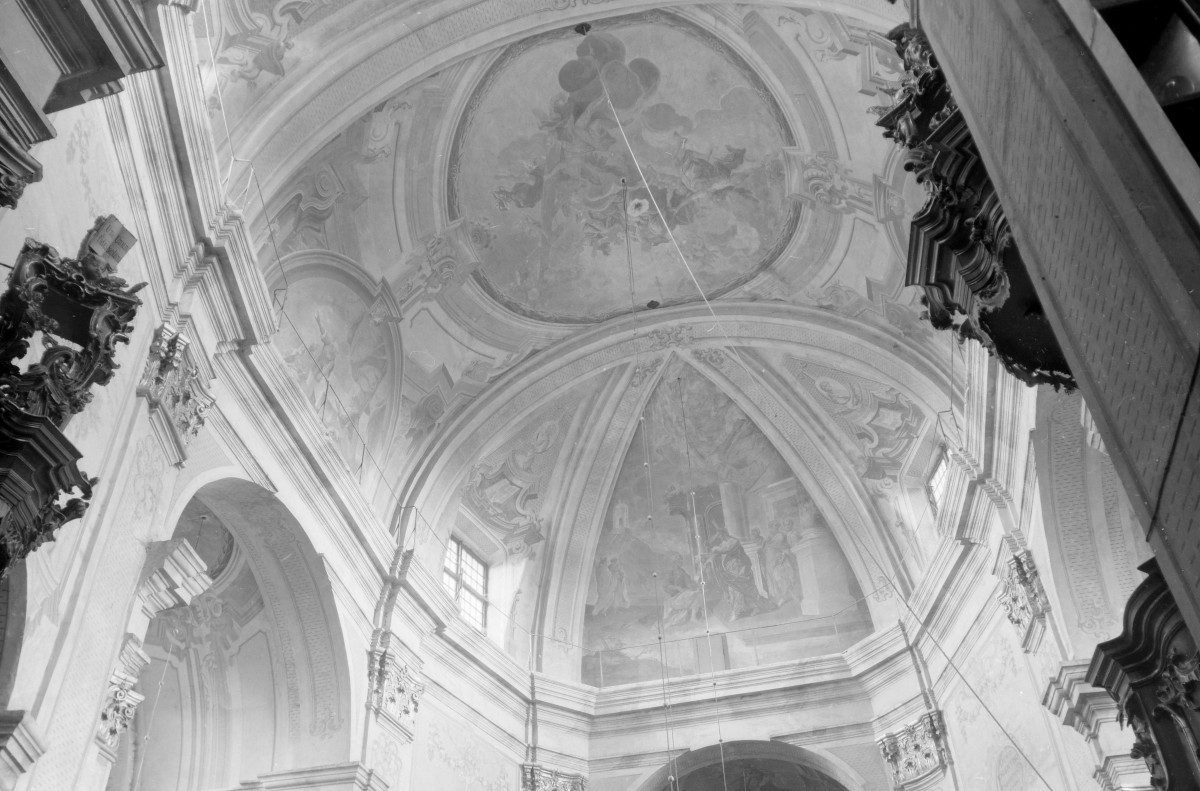 kościół, ob. parafialny pw. św. Ludwika, dawny klasztor popauliński - wnętrze: sklepienie, skan 1