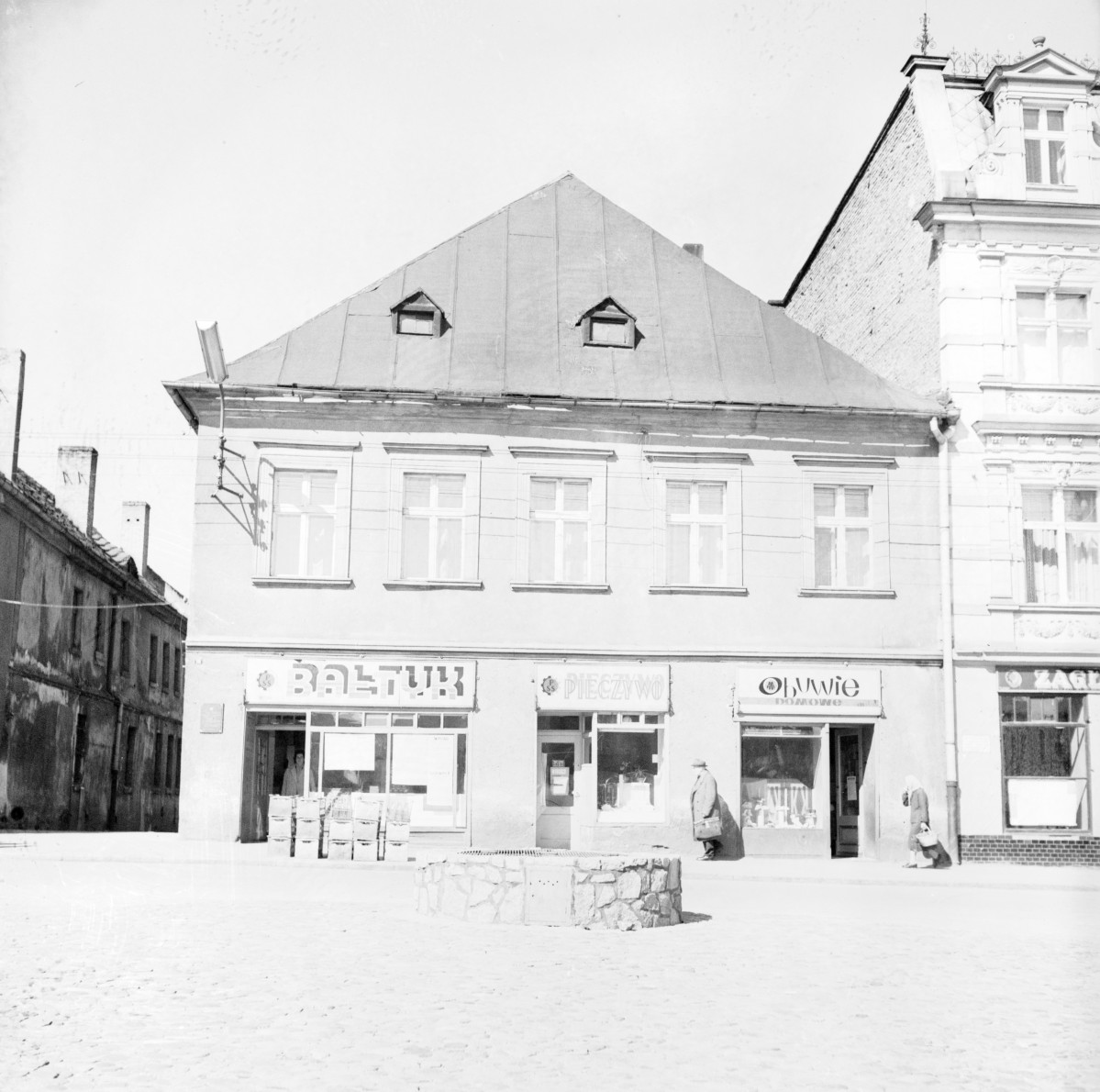 kamienica - elewacja frontowa, skan 1
