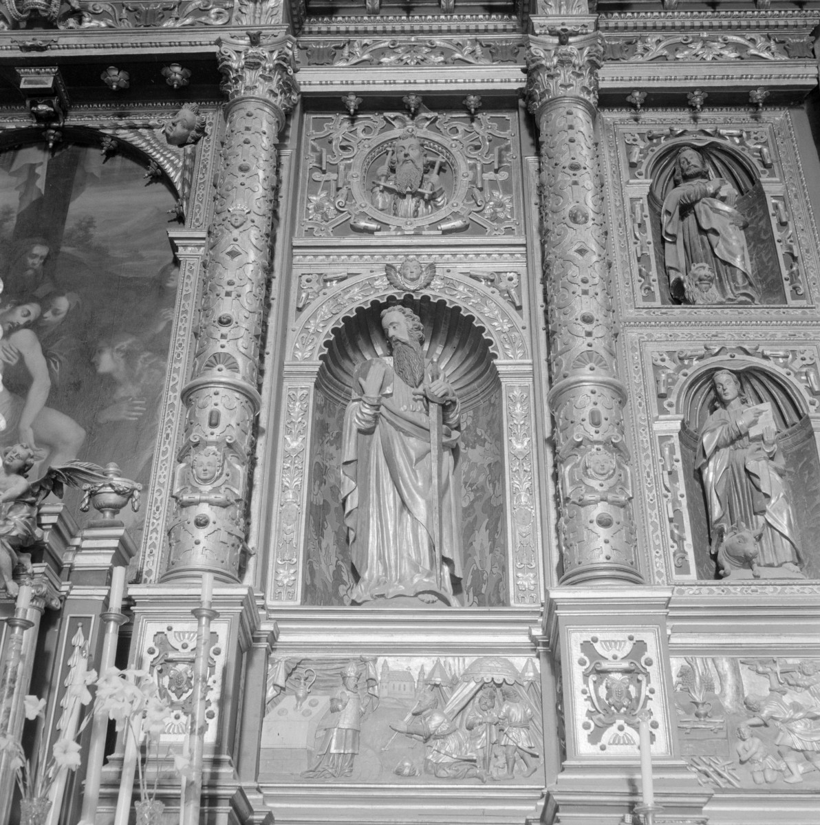 kościół pw. Bożego Ciała - wnętrze - prezbiterium - ołtarz główny - część prawa - fragment, skan 1