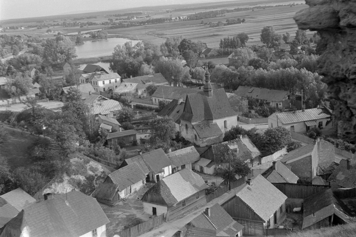 widok na miasto z kościół św. Ducha od strony zamku, skan 1