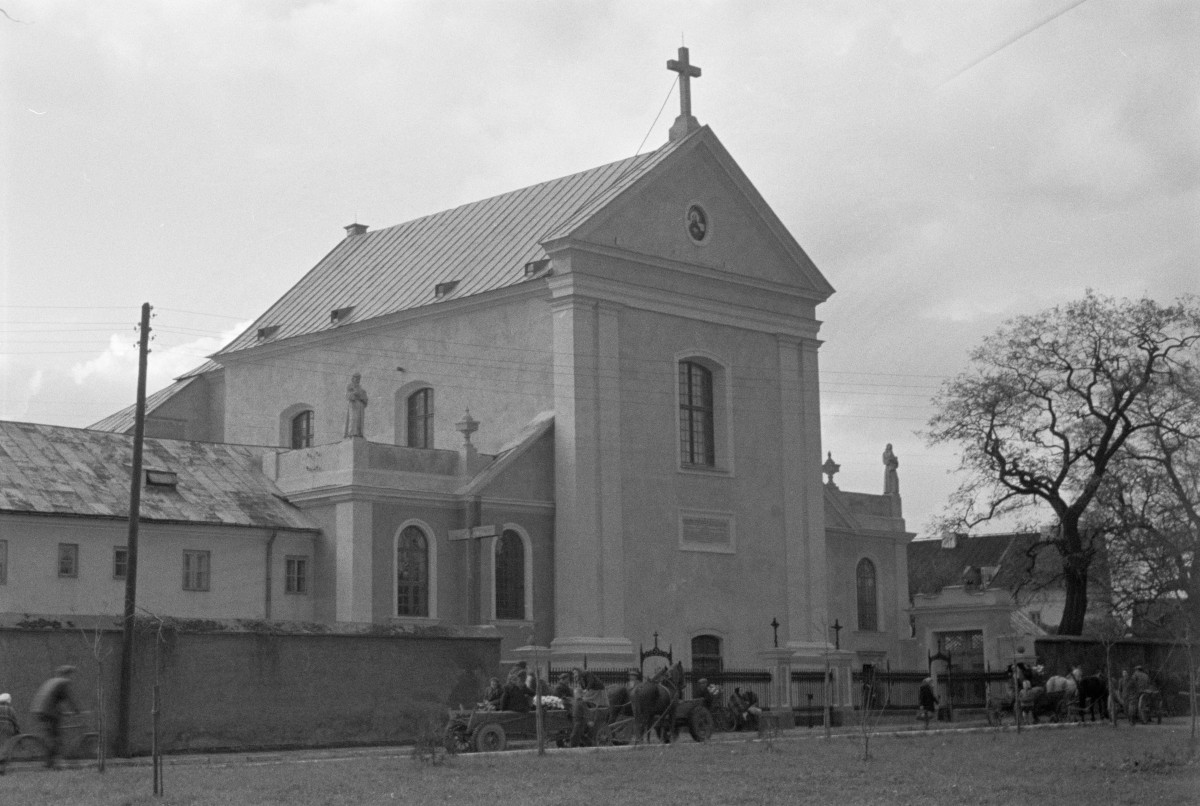 elewacja frontowa kościoła św. Kaziemierza w zespole klasztornym kapucynów, skan 1