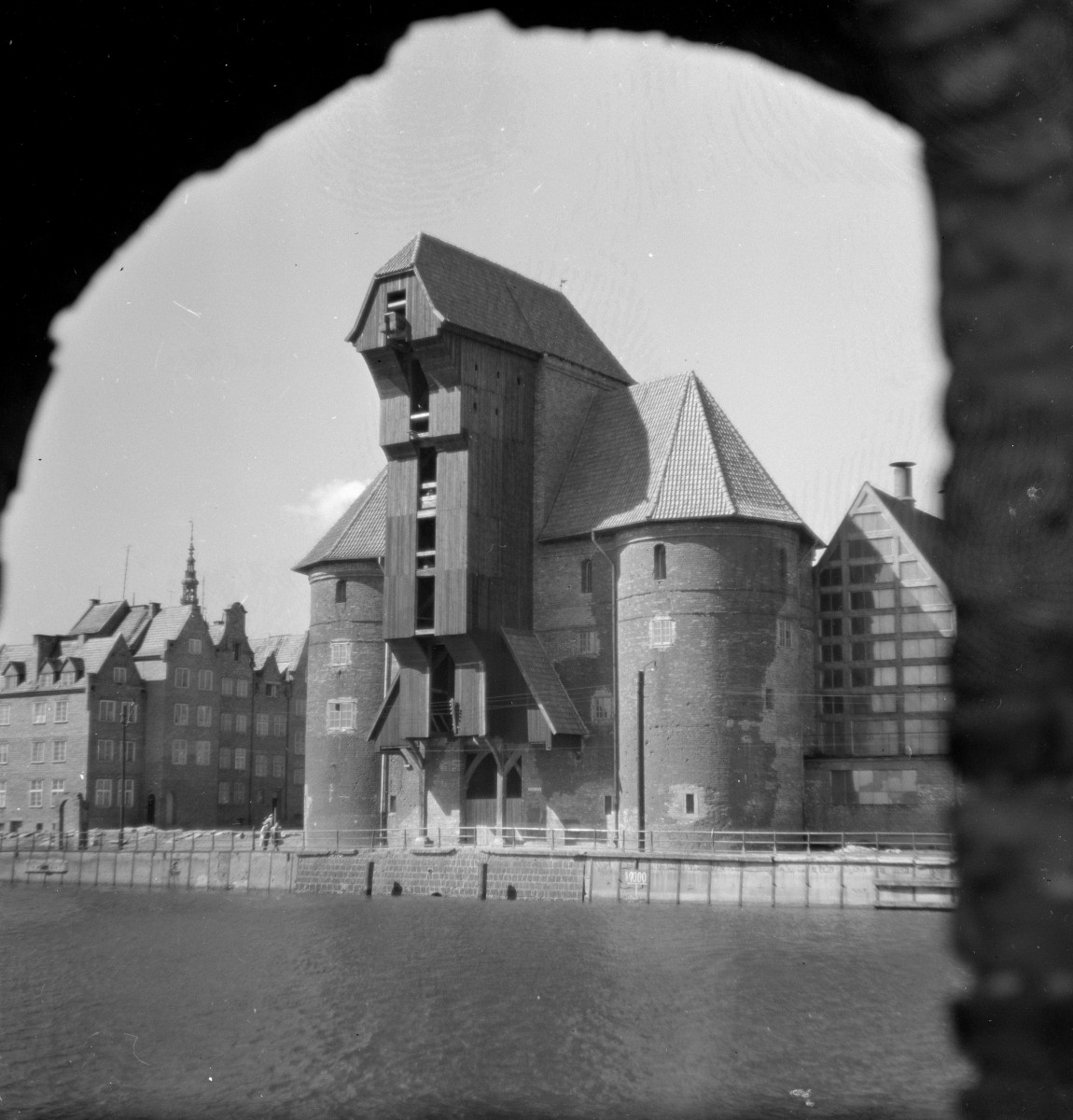 Żuraw XIV-WV odbudowa 1957-9 - widok zewnętrzny, skan 1