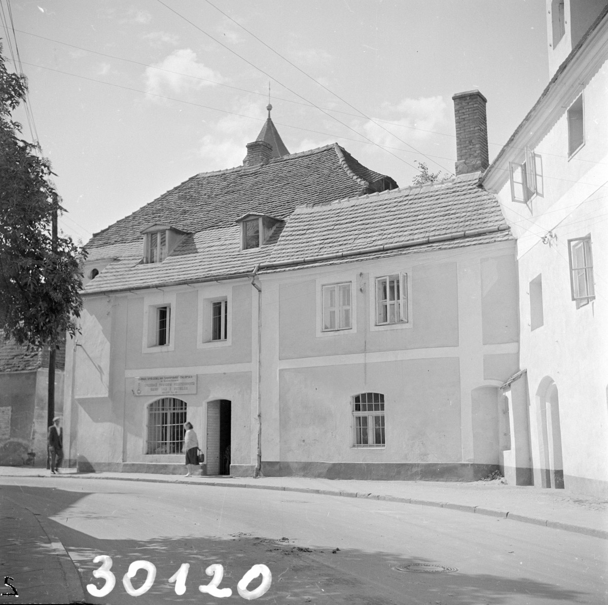 kamienica - elewacja frontowa, skan 1