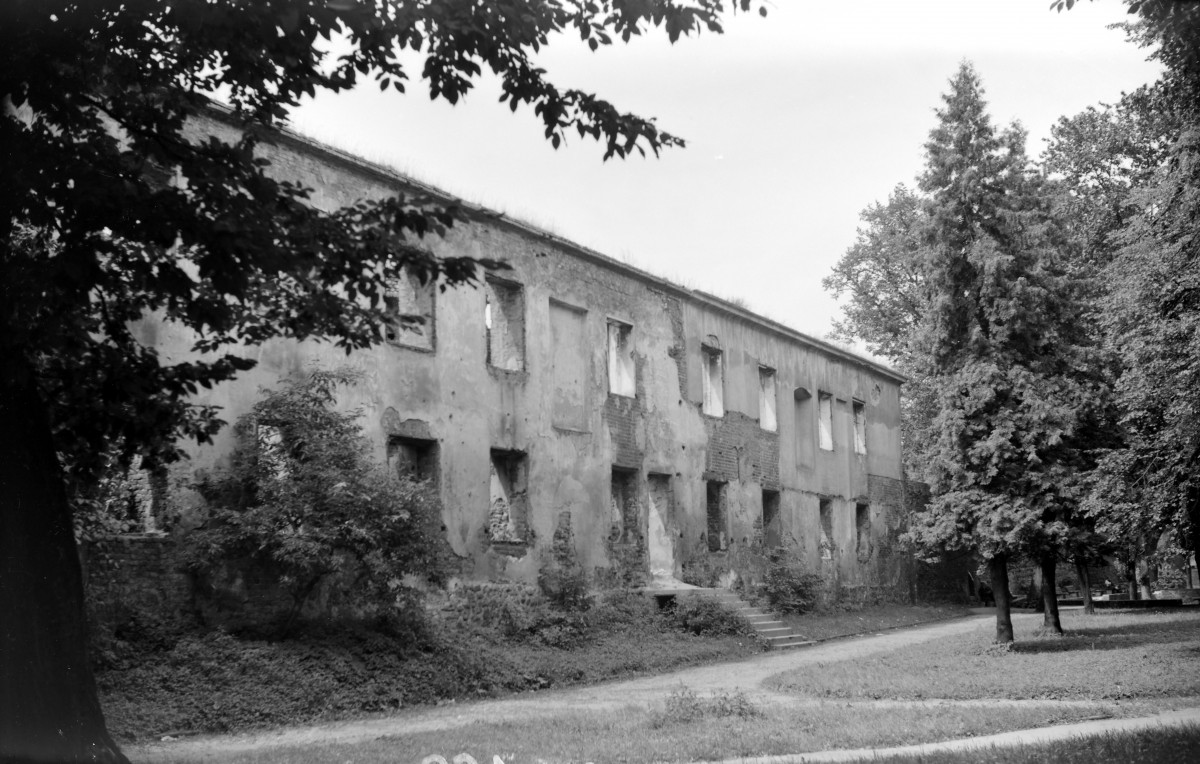 Zamek Zygmunta III Wazy - elewacja boczna, skan 1