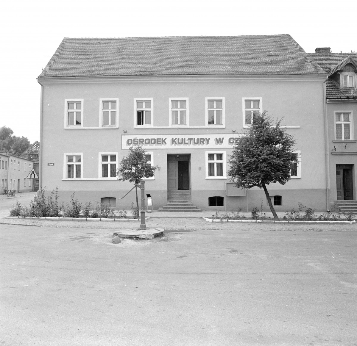 dom kultury - elewacja frontowa, skan 1