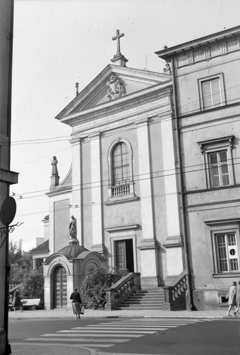 kościół pw. Przemienienia Pańskiego - elewacja frontowa, skan 1