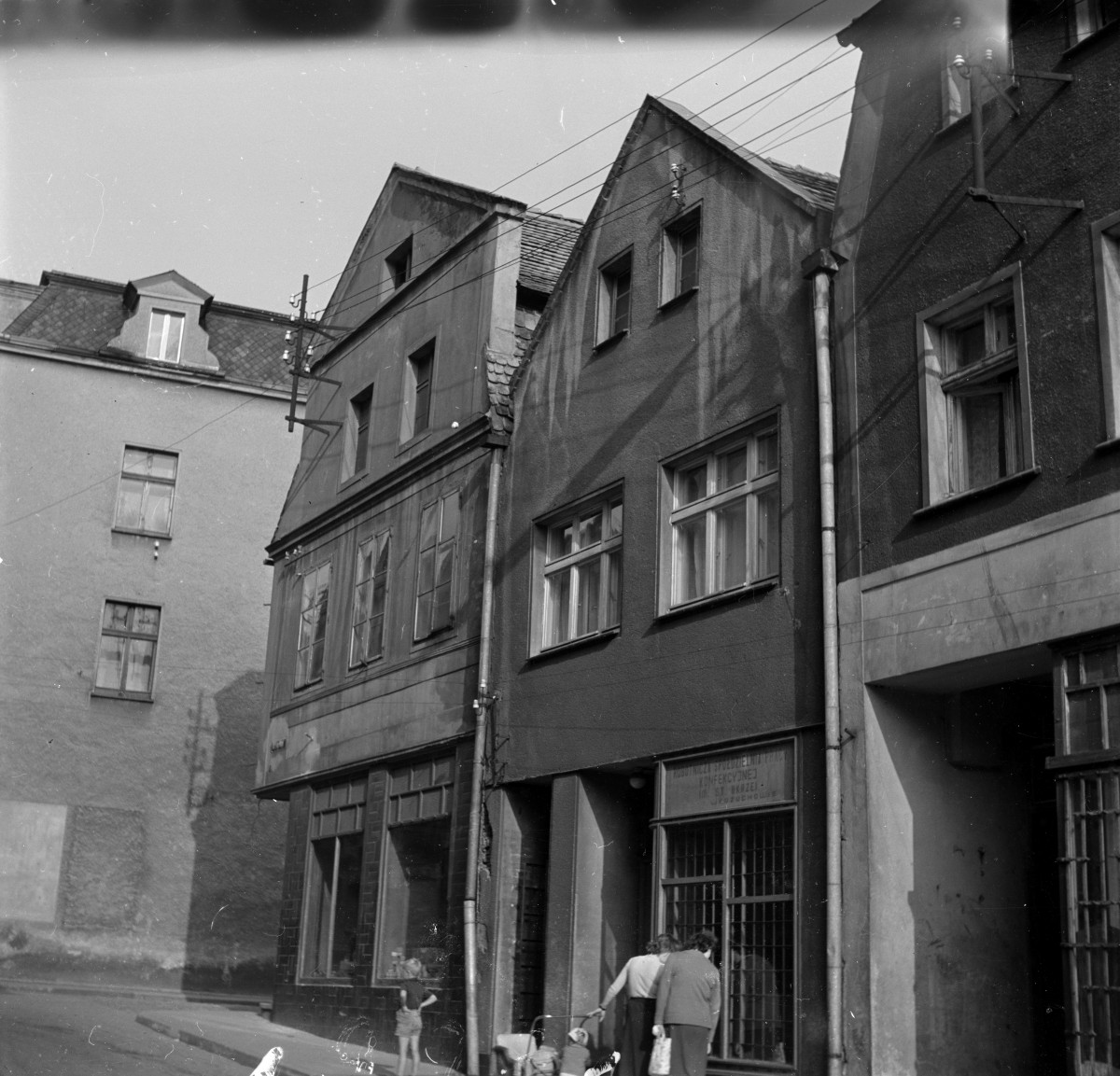 kamienica - elewacja frontowa, skan 1