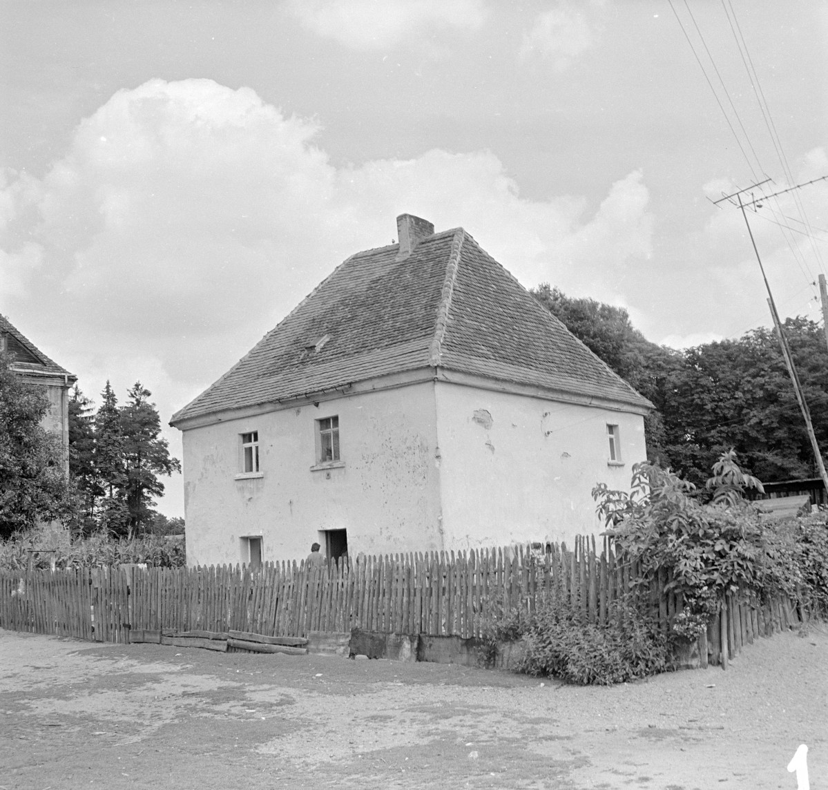 oficyna pałacowa XVIII/XIX - eleawcja zachodnia i południowa, skan 1
