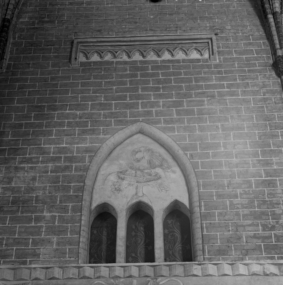 kościół pw. Wniebowzięcia Najświętszej Maryi Panny - wnętrze - prezbiterium - ściana północna - fragment, skan 1