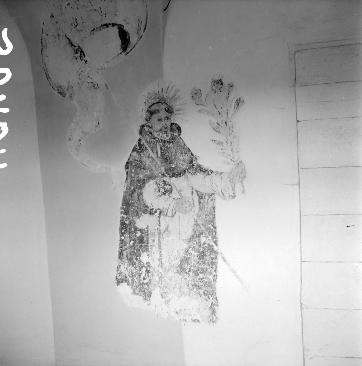 klasztor podominikański - wnętrze: fragment polichromii ściennej, skan 1