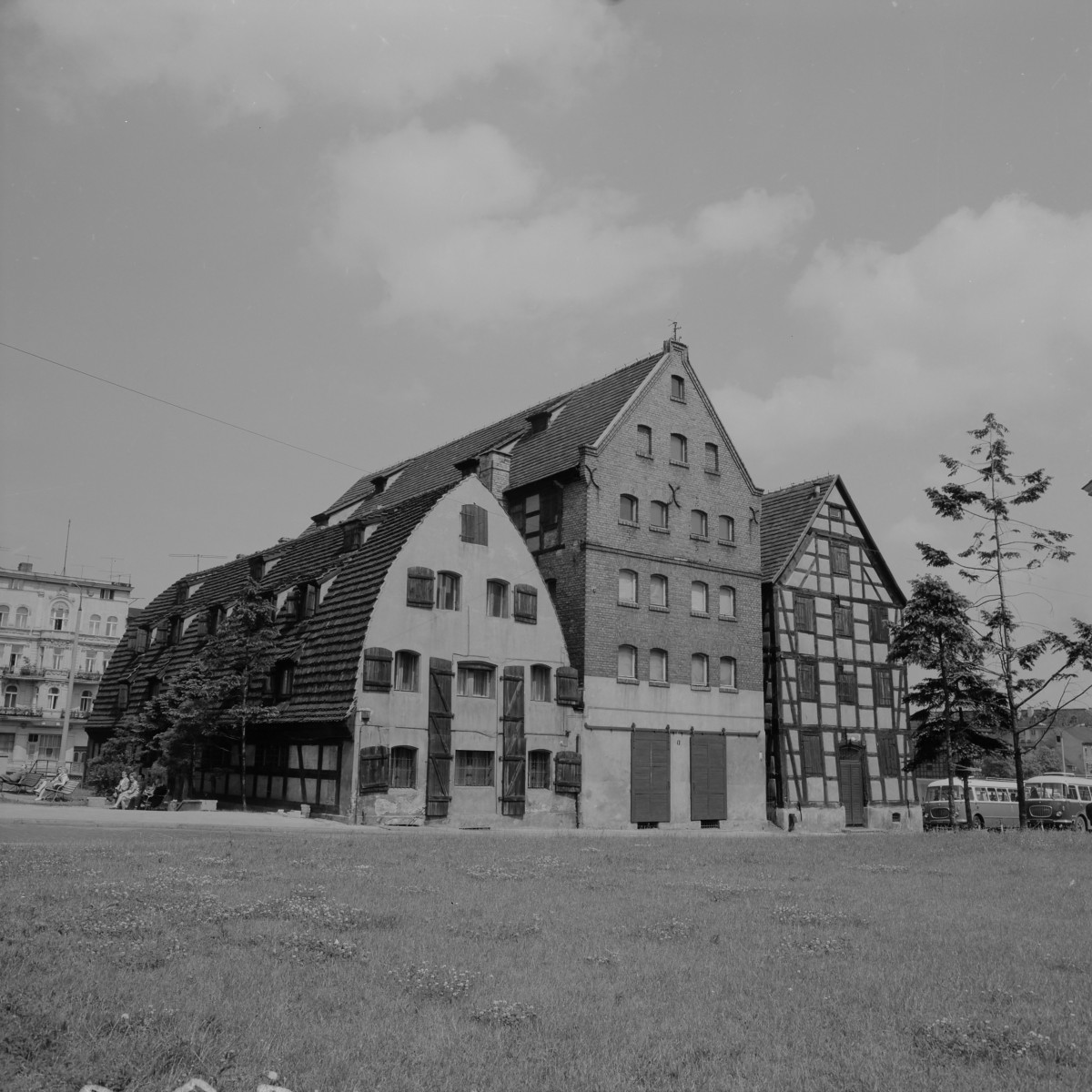 Spichlerze - elewacja szachulcowa, widok ogólny, skan 1
