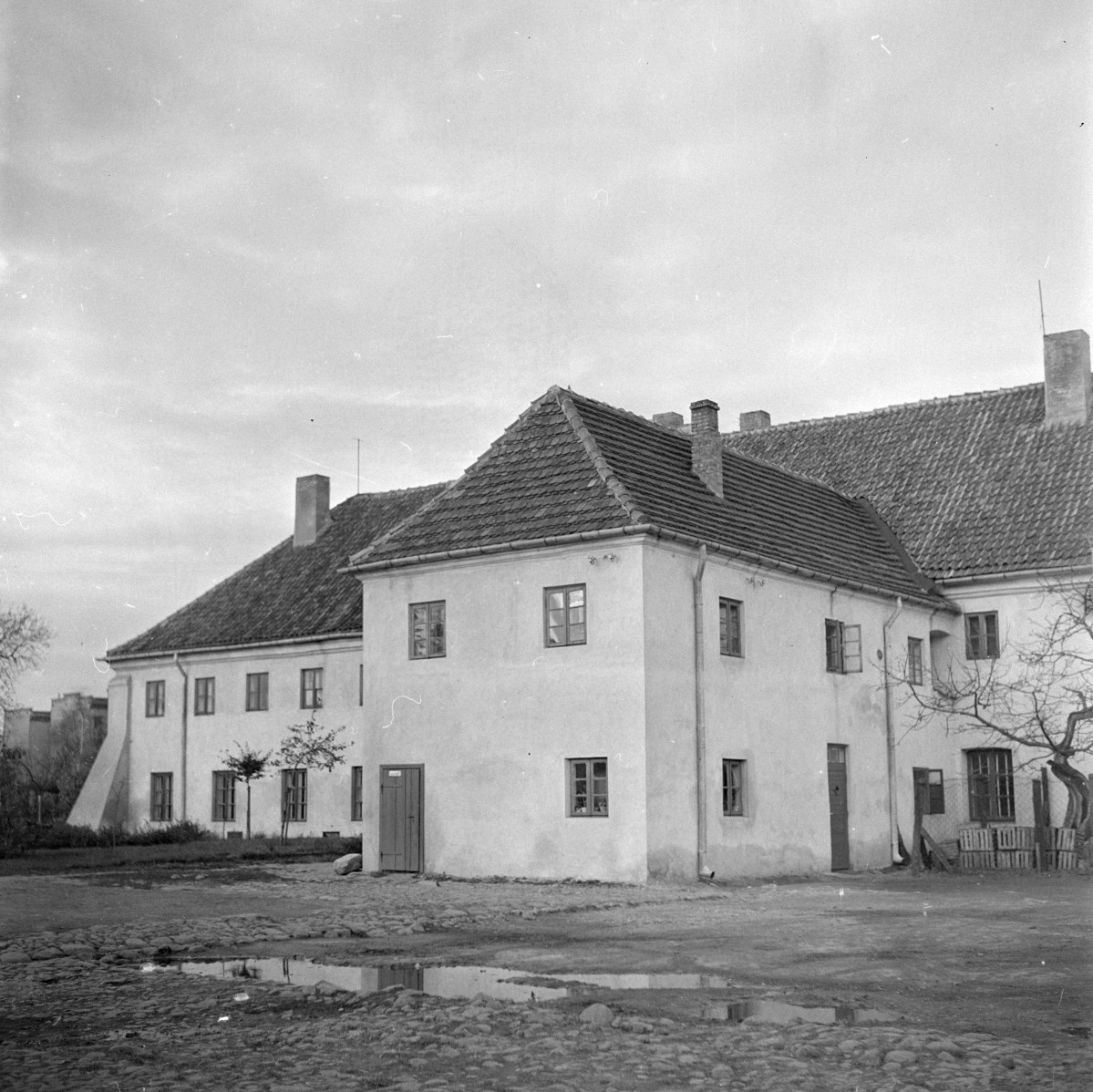 klasztor Franciszkanów reformatów - elewacja, skan 1