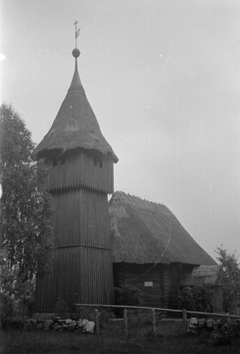 skansen - kościół, wieża, elewacja, skan 1