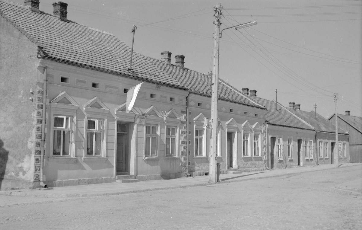 Zabudowa miejska - elewacje frontowe , skan 1