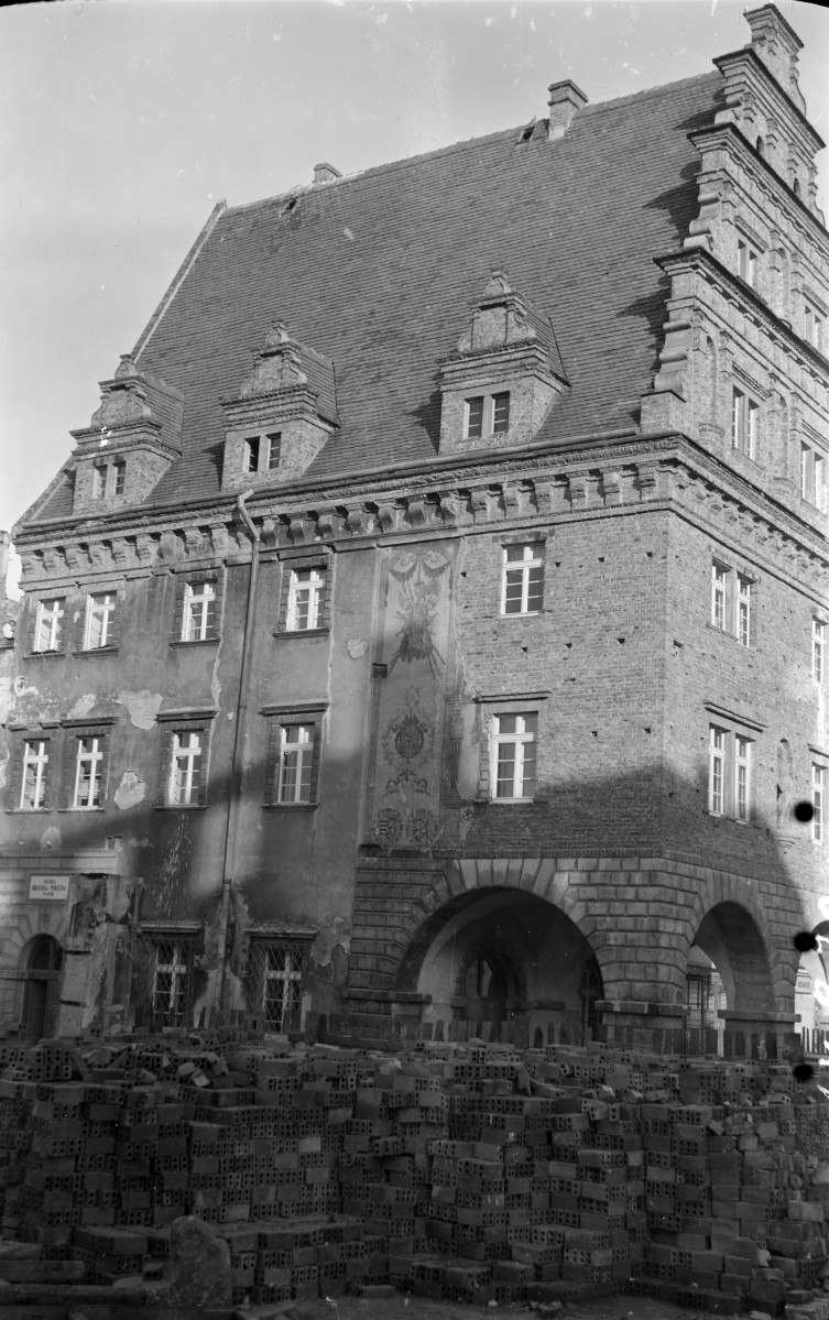 Dom Wagi Miejskiej - elewacja boczna, skan 1