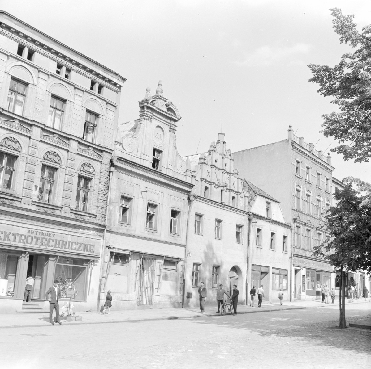 rynek miejski - zabudowa miejska - pierzeja północno - wschodnia, skan 1