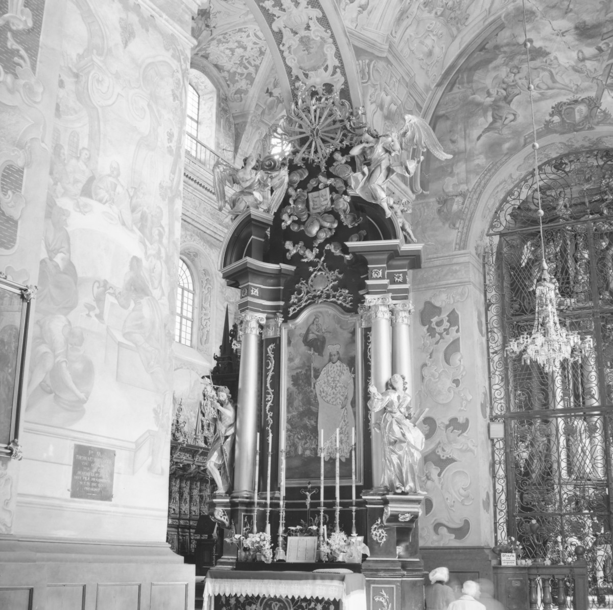 bazylika pw. Zwiastowania Najświętszej Marii Panny - wnętrze: ołtarz Św. Kazimierza, 1760-5, wykonanie: A. Osiński, skan 1