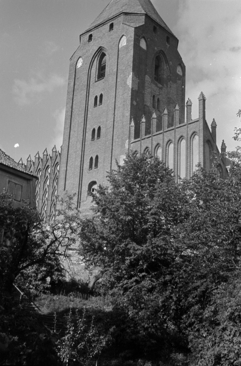 kościół św. Jana Chrzciciela - wieża, skan 1