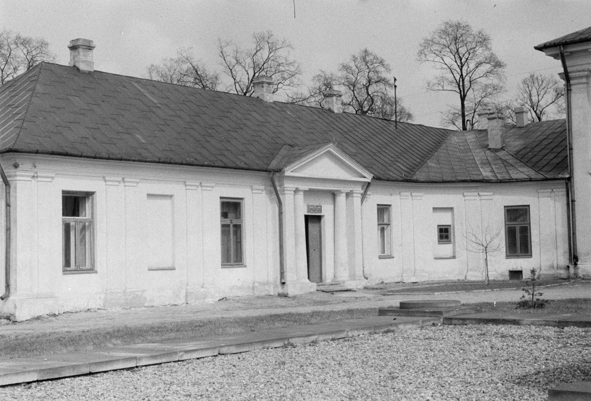 pałac Ogińskich - oficyna, front, skan 1