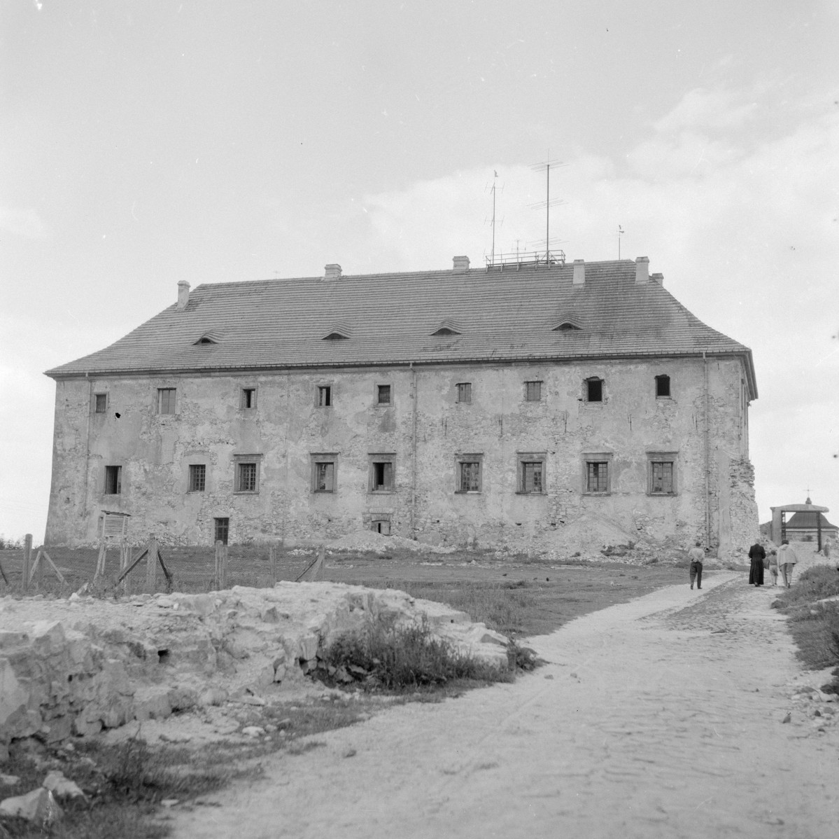 klasztor - elewacja zachodnia, skan 1