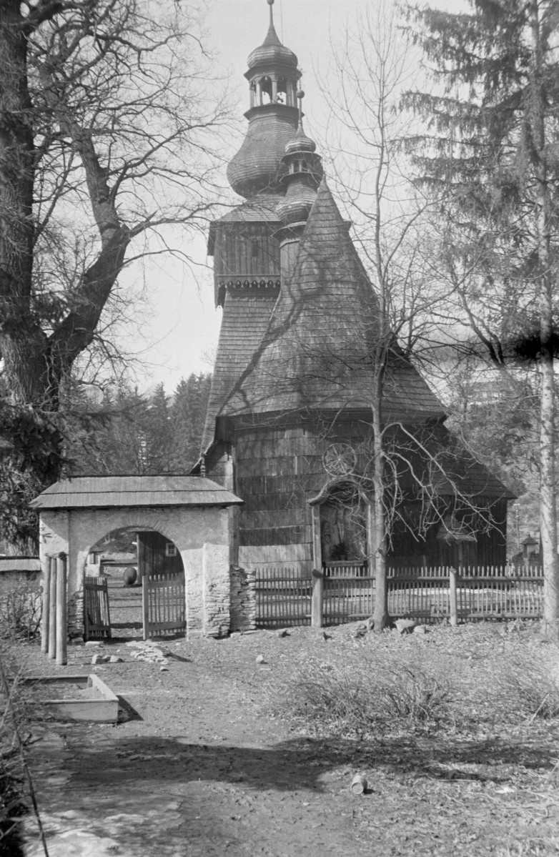 kościół pw. św. Marii Magdaleny, ob. muzeum - elewacja wschodnia, skan 1
