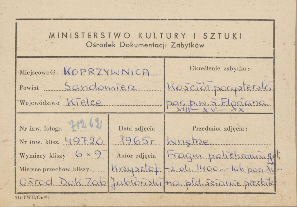Zespół klasztorny - kościół, wnętrze, prezbiterium, fragment malowideł ściennych - metryczka, skan 1