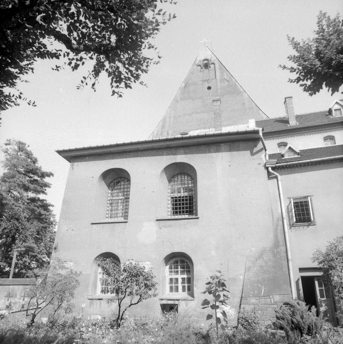 zespół klasztorny ss. Benedyktynek - elewacja zachodnia, skan 1