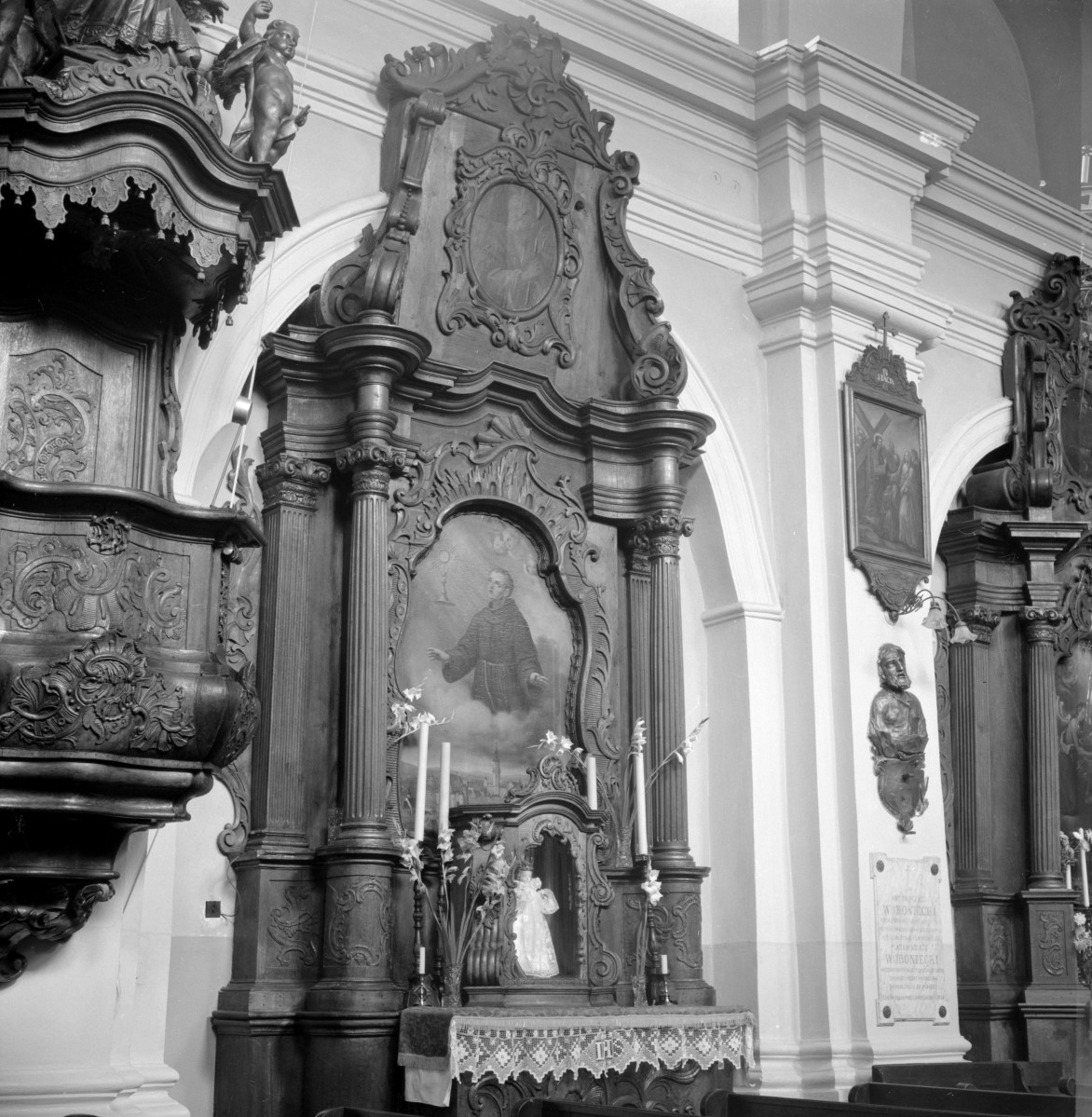 kościół św. Józefa i św. Piotra - wnętrze, ołtarz boczny nr. III, skan 1