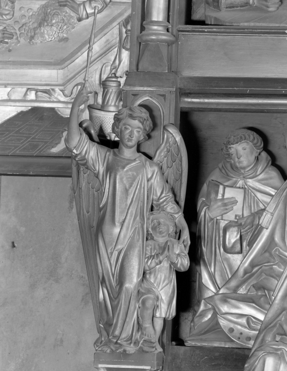 Kościół Mariacki pw. Wniebowzięcia Najświętszej Marii Panny - tryptyk Św. Stanisława - predella - figura anioła, skan 1