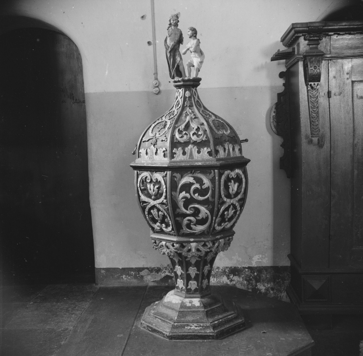 kościół filialny pw. św. Wawrzyńca - chrzcielnica, skan 1