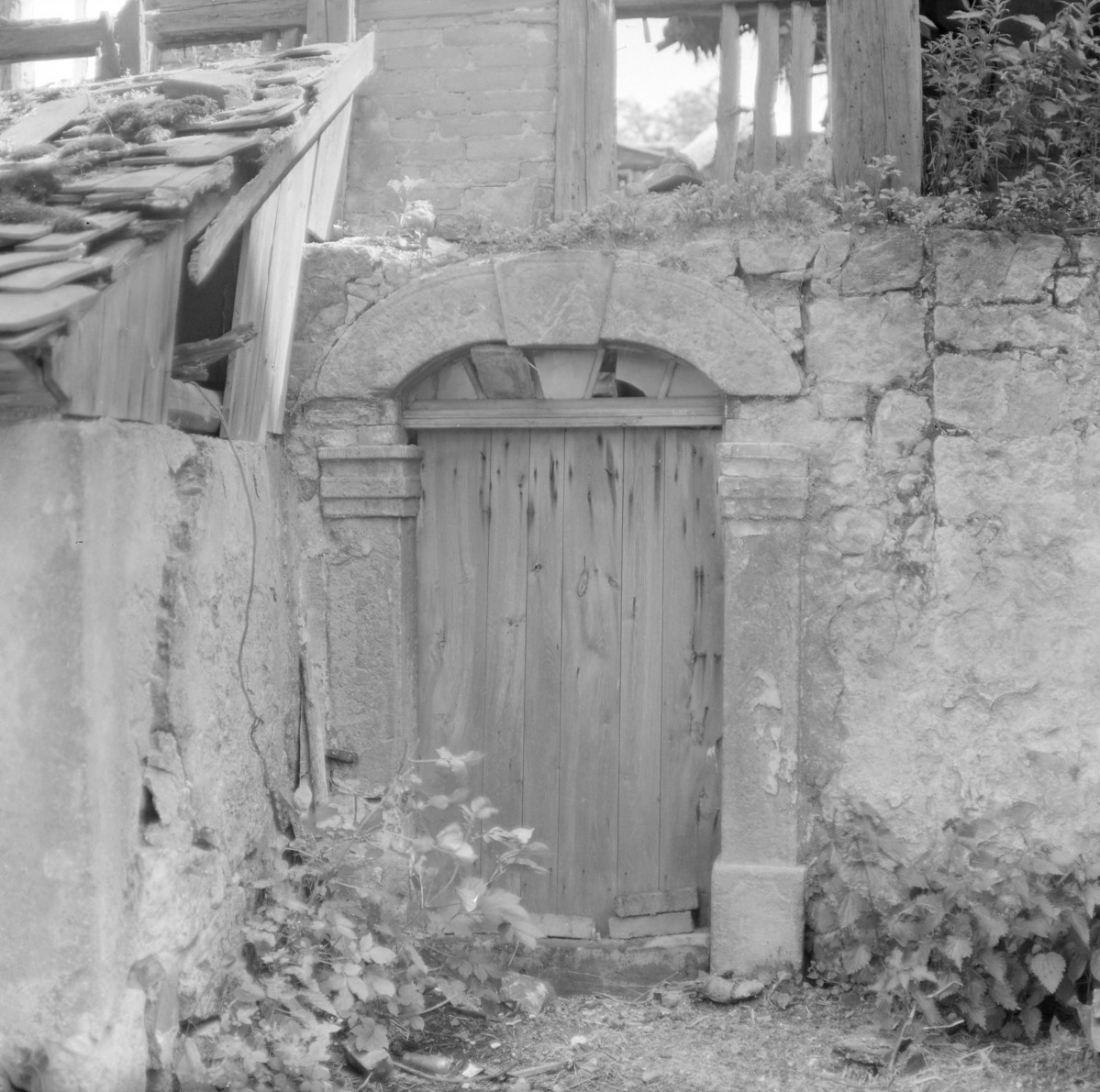 zespół zagrodowy - dom nr. 20 - elewacja - drzwi, skan 1