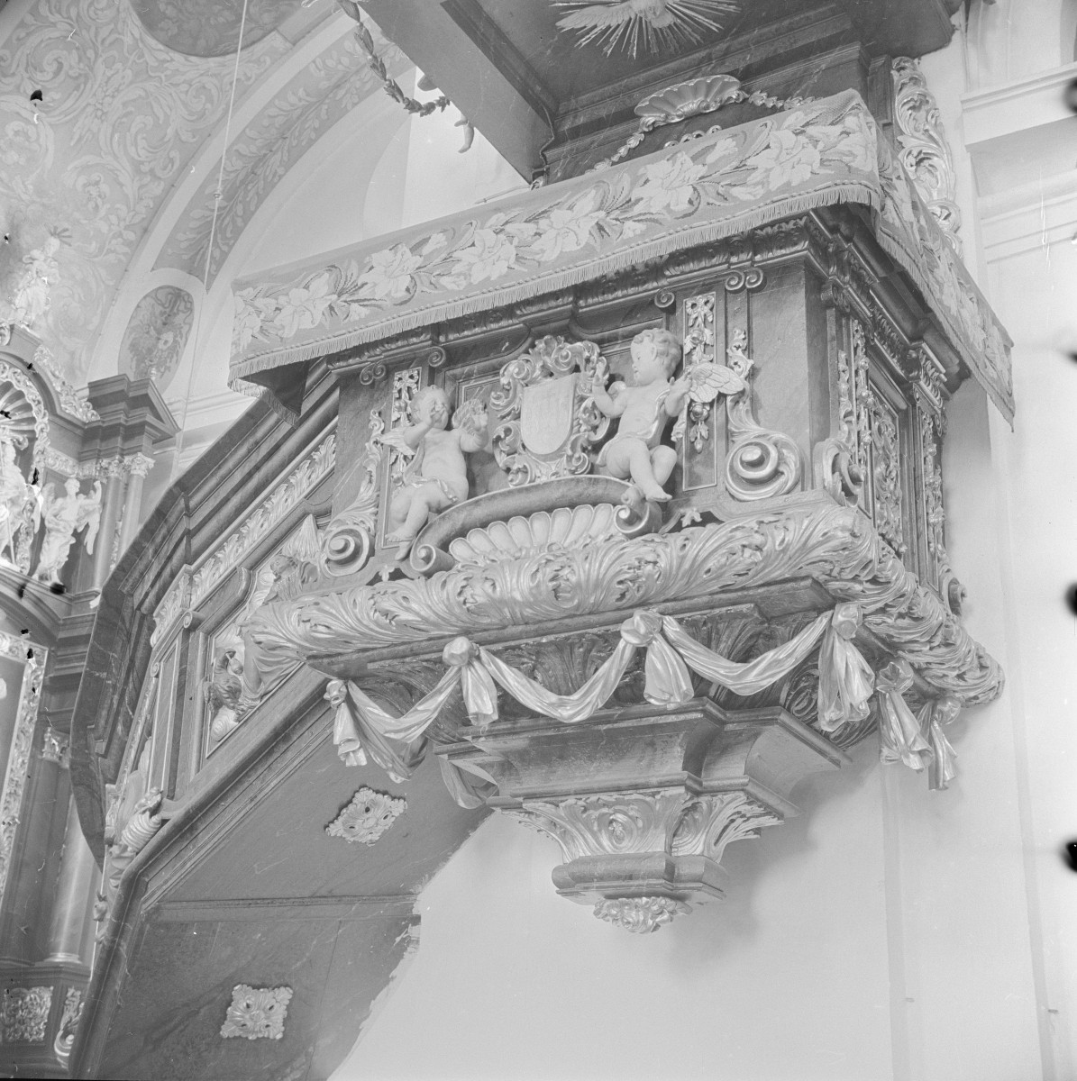 kościół pw. św. Mikołaja i Franciszka Ksawereg - ambona, skan 1