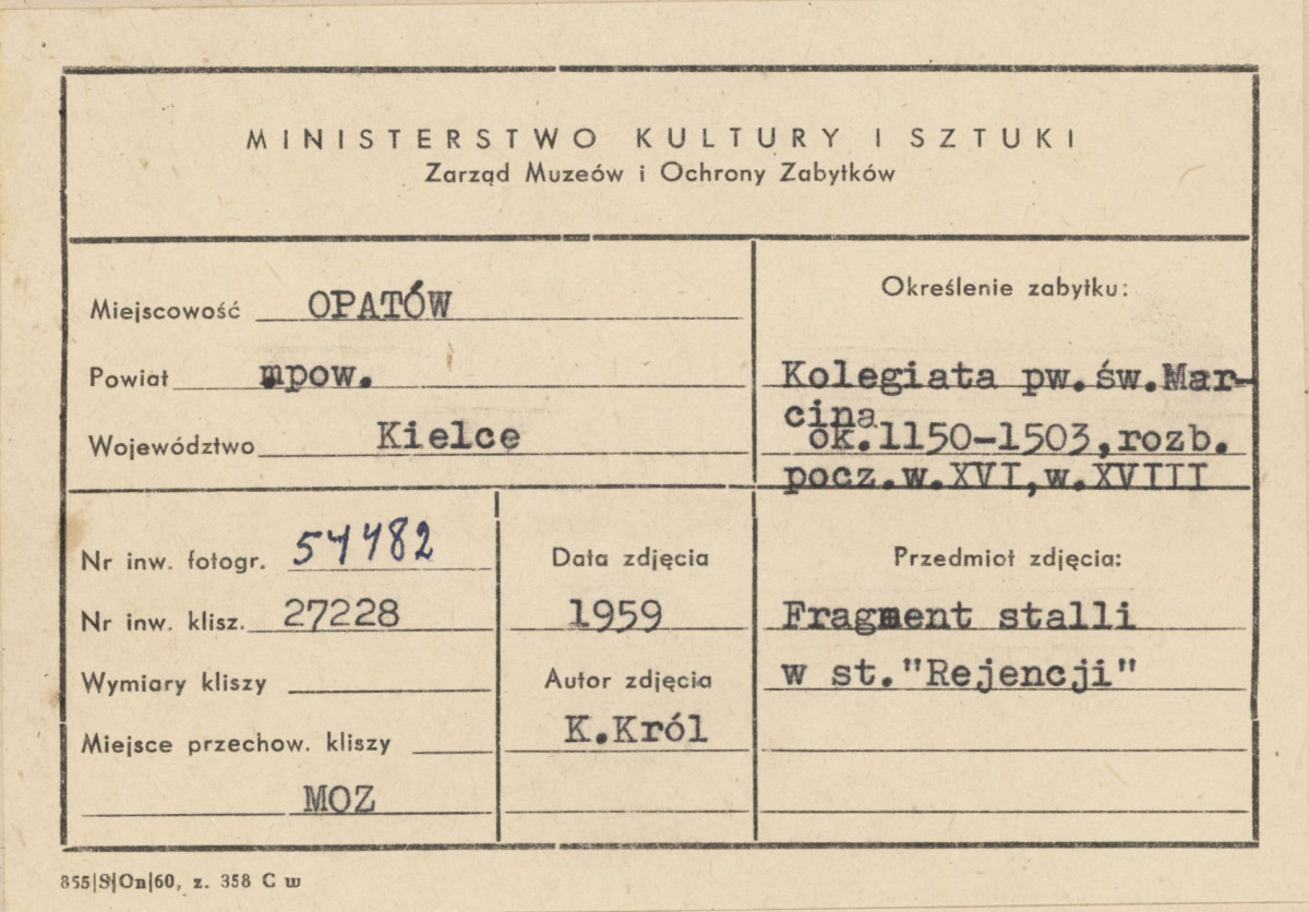 Kolegiata - wnętrze, widok na stalle - metryczka

 , skan 1