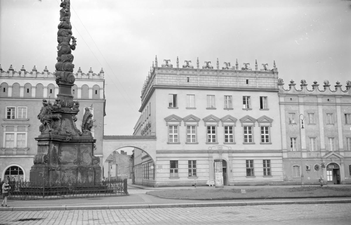 rynek, kamienice - elewacje frontowe, skan 1