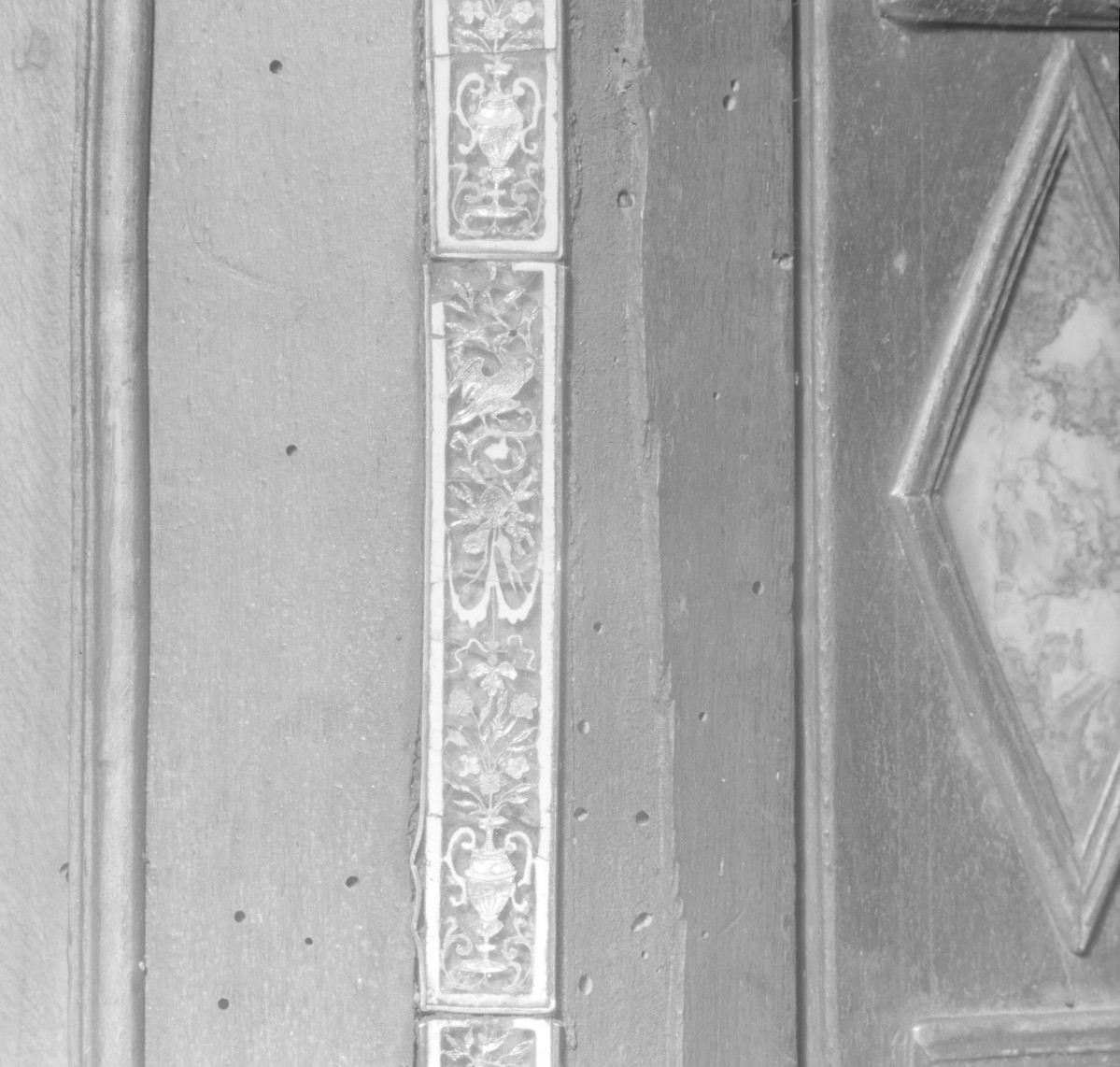 Kościół św. Józefa Oblubieńca i św. Antoniego z Padwy - tabernakulum z ok. 1740. Detale zdobienia., skan 1