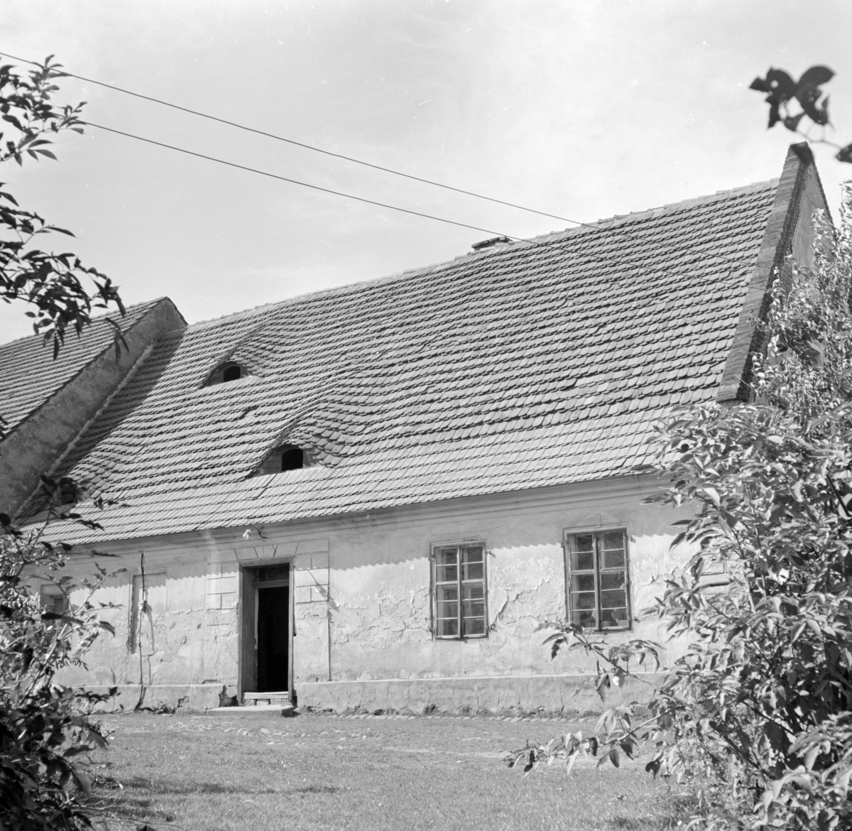 dom nr 101 (ob. 93) - elewacja frontowa, skan 1