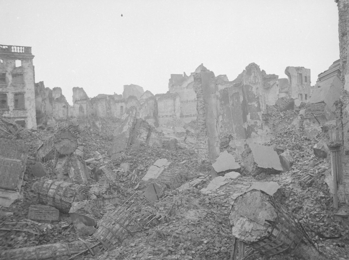 Katedra pw. św. Jana Chrzciciela. Ruina., skan 1