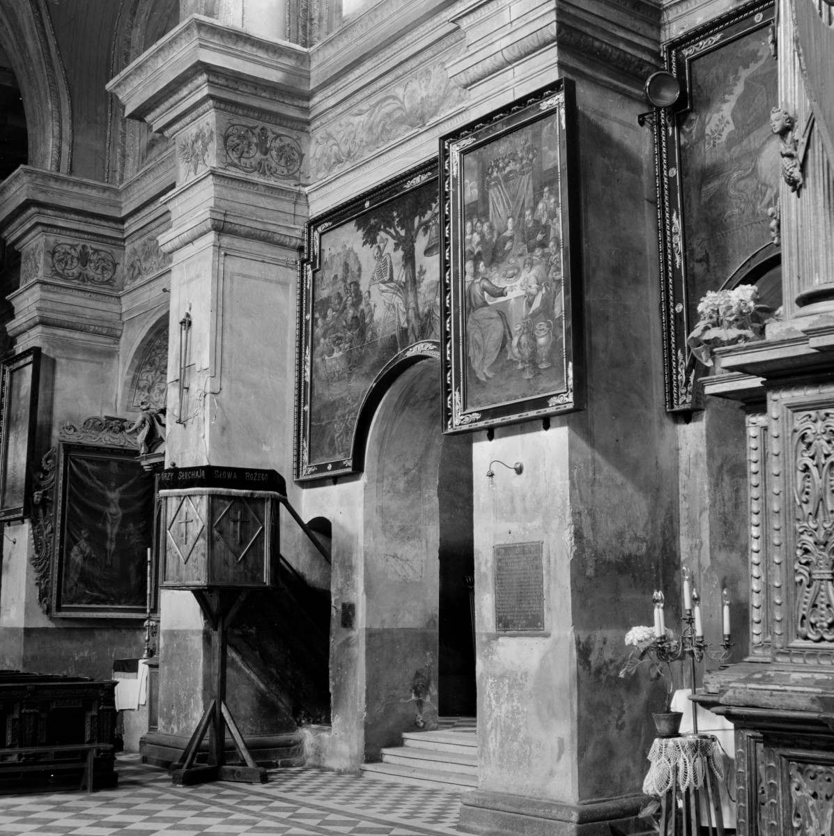 kościół Świętej Trójcy - wnętrze, nawa główna , skan 1