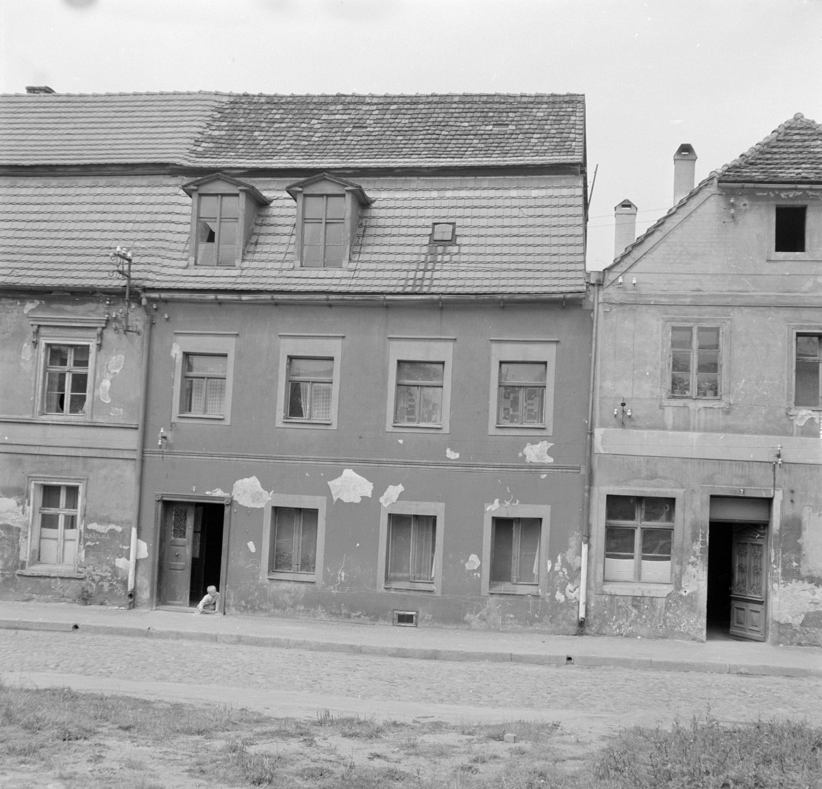 kamienica - elewacja frontowa, skan 1