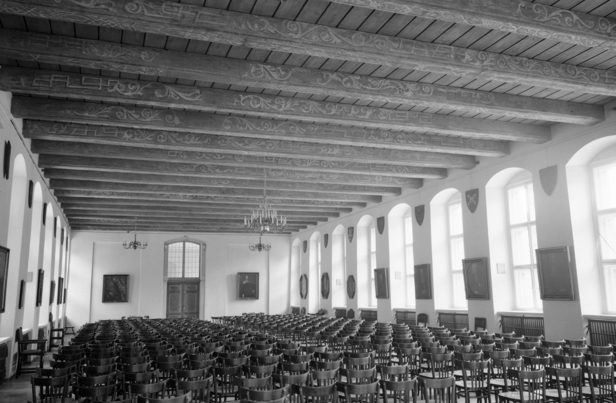 Ratusz Staromiejski - wnętrze: sala w części zachodniej, sklepienie belko, skan 1