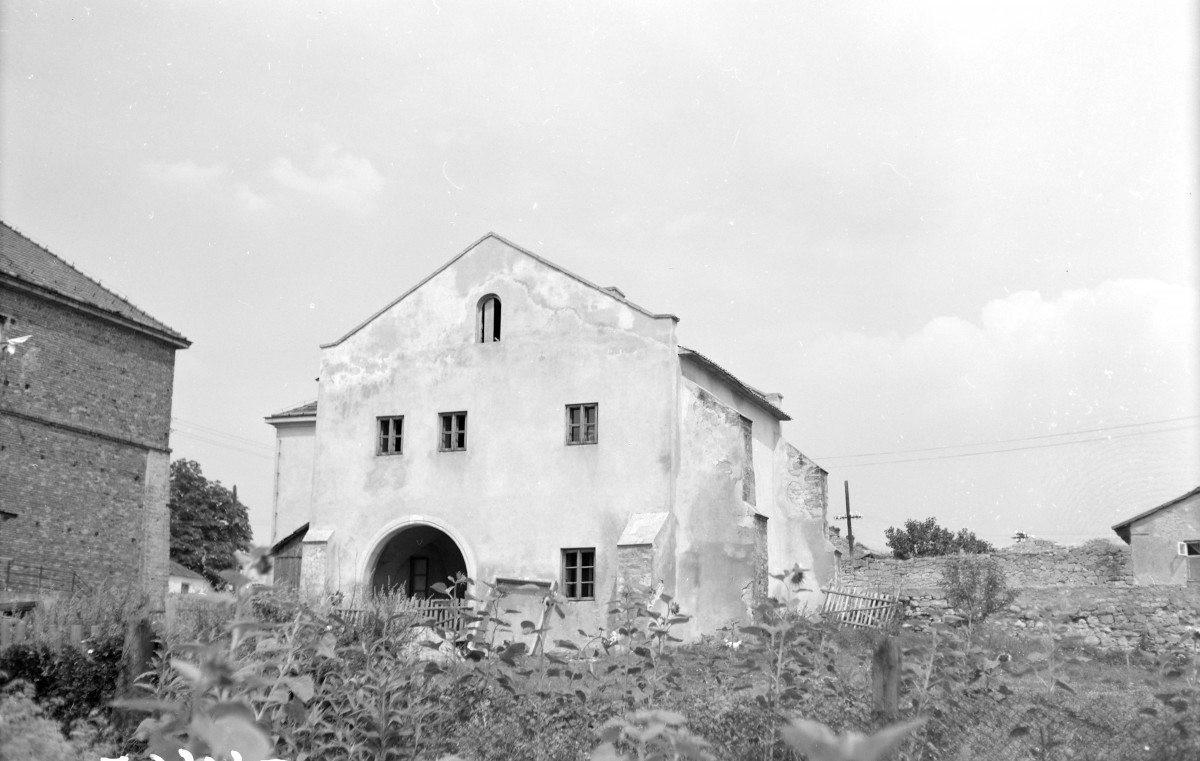 zamek, budynek bramny - widok ogólny, skan 1