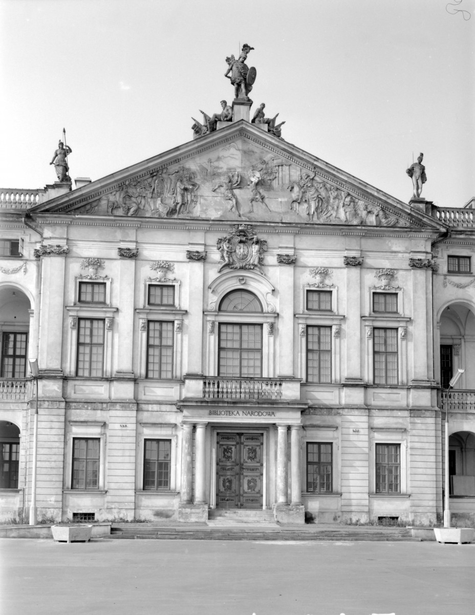 pałac Krasińskich - elewacja frontowa, część środkowa, skan 1