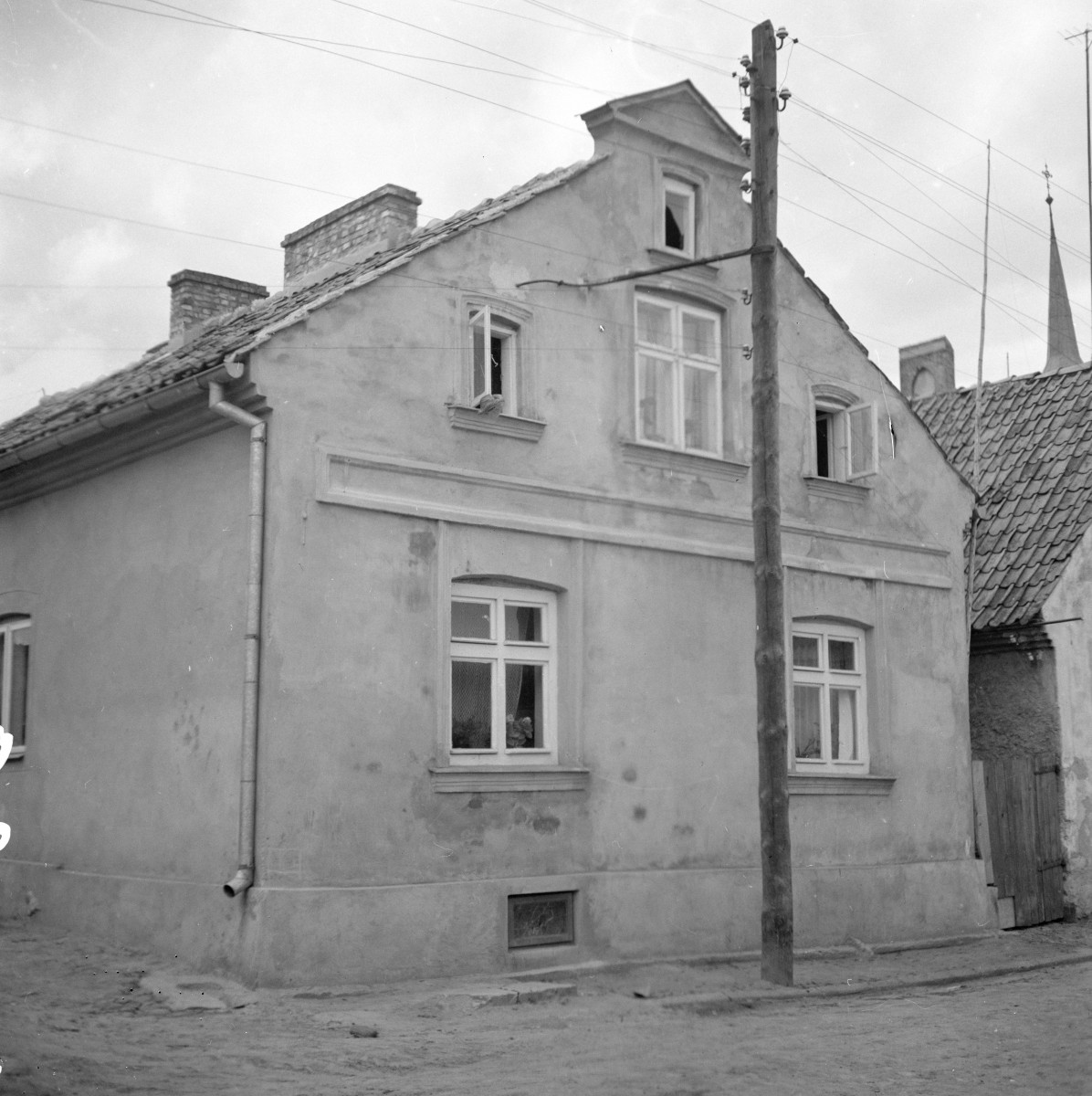 dom - elewacja frontowa, skan 1