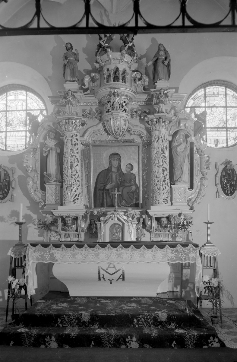katedra św. Michała Archanioła - wnętrze: kaplica M.B. Różańcowej , skan 1