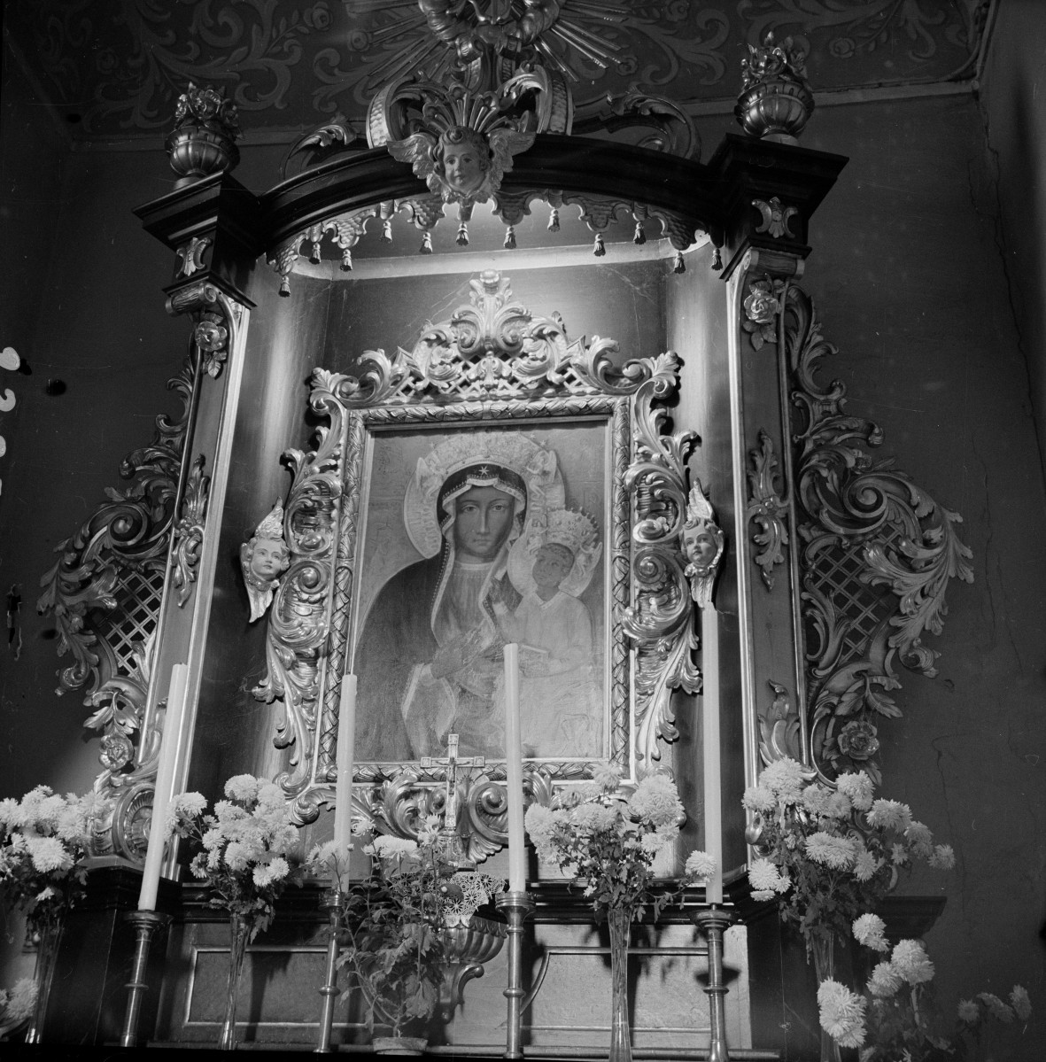 kaplica piastowska w kościele franciszkanów - ołtarz, skan 1