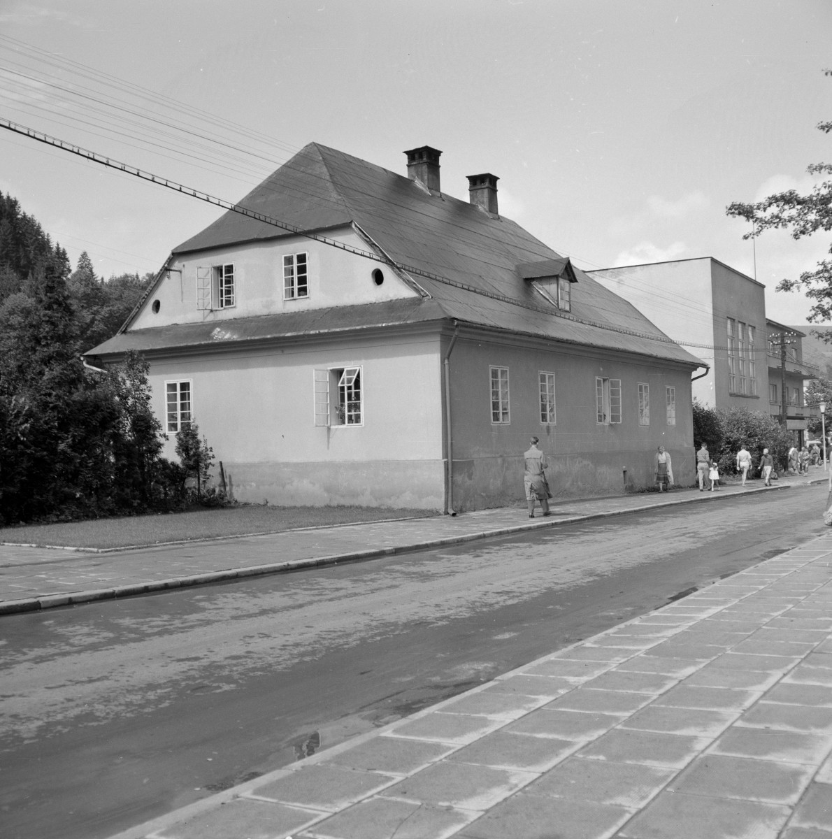 dom nr. 75 - elewacja boczna, skan 1