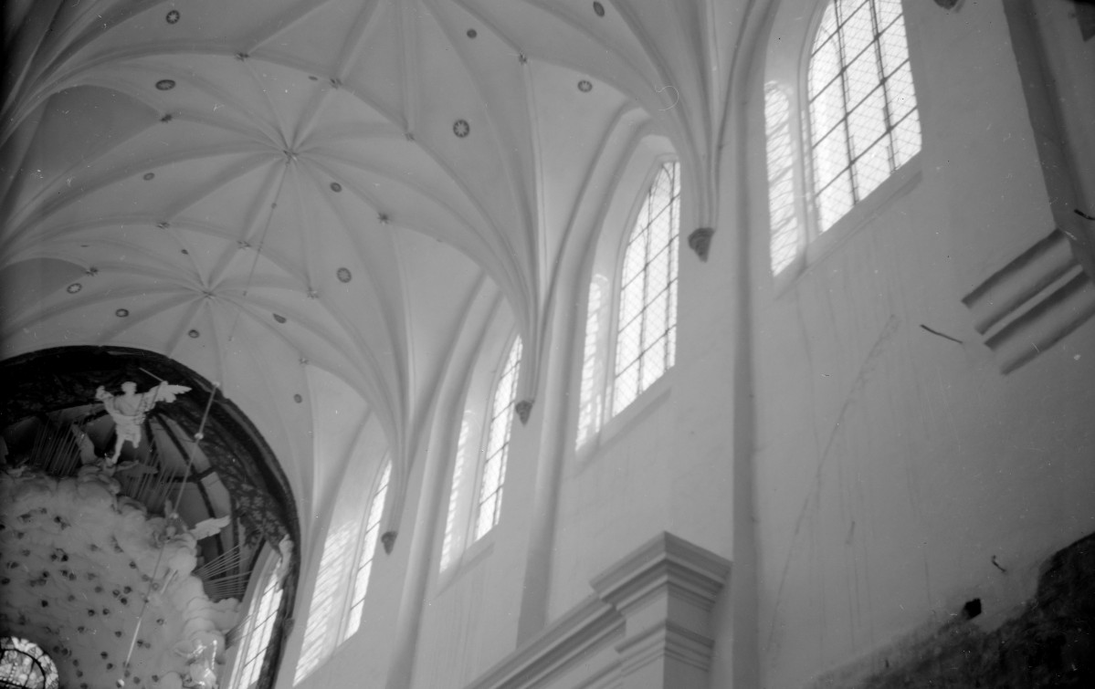 archikatedra pw. Świętej Trójcy, Gdańsk-Oliwa - zespół pocystersko-katedralny - wnętrze: sklepienie w prezbiterium, skan 1