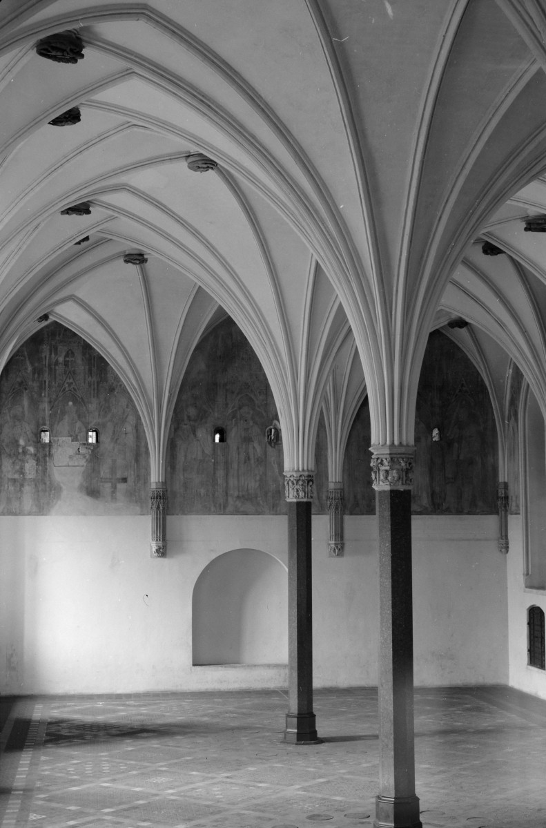 Zamek w Malborku - Zamek Wysoki, Sala Kapituły, sklepienie i filary, skan 1